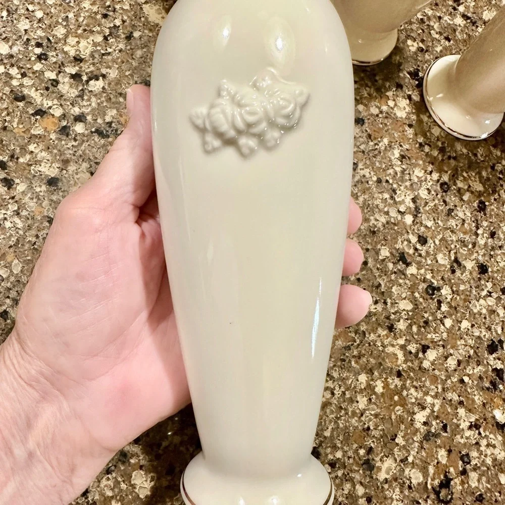 LENOX,SET/4, ROSE BLOSSOM BUD VASES.MADE OF IVORY FINE CHINA WITH 24K GOLD TRIM.